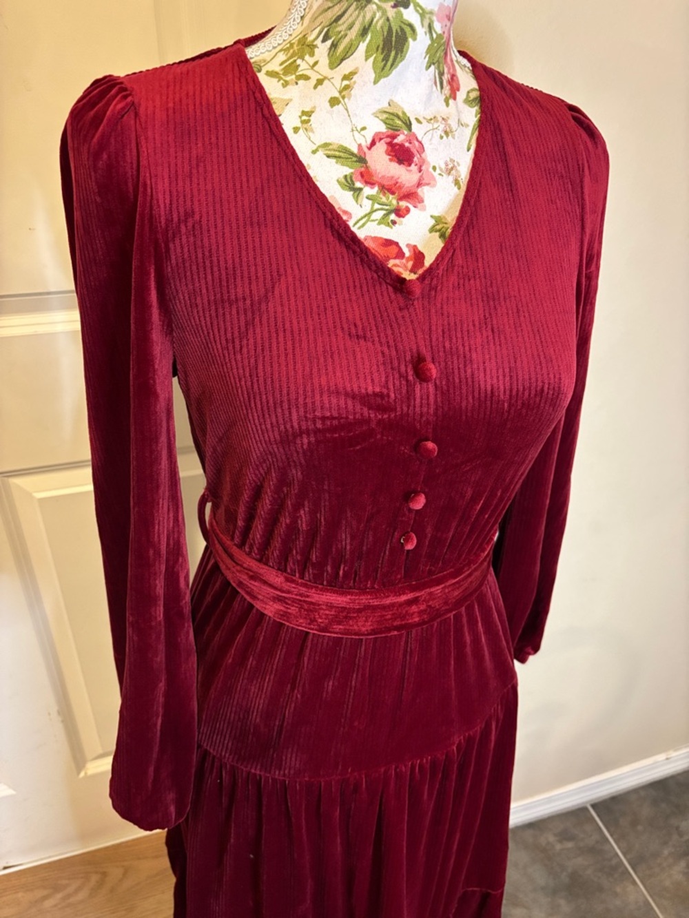 Halara Burgundy Velvet Midi Dress Size XS NWOT Tie Waist Long Sleeve  (A/28) - Picture 3 of 6